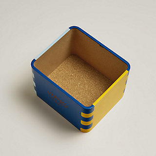 box-of-tricks--800656E 01-worn